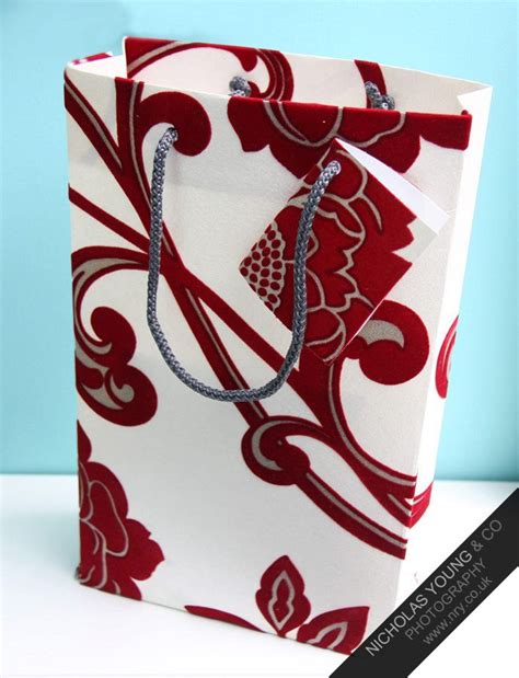 74,110 Luxury Gift Bags Images, Stock Photos, and Vectors